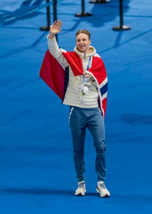 February 8, 2026, Milan, Lombardy, Italy: Silver medalist METODEJ JILEK of Czechia, gold medalist SANDER EITREM of Norway, and bronze medalist RICCARDO LORELLO of Italy receive their metals for the men s 5000m Speed skating, Eisschnelllauf at Milano Speed Skating Stadium. Olympics 2026: Milano Cortina: Speed Skating Men S 5000m Sander Eitrem  - ZUMAa161 20260208_oly_a161_046 Copyright: xWalterxG.xArcex