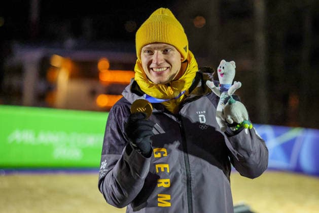 Olympische Winterspiele Milano Cortina 2026 Rennrodeln Einsitzer Männer am 08.02.2026 im Cortina Sliding Centre in Cortina d™Ampezzo Max Langenhan ( Deutschland ) gewinnt die Gold Medaille *** Olympic Winter Games Milano Cortina 2026 Luge Single Men on 08 02 2026 at the Cortina Sliding Center in Cortina d™Ampezzo Max Langenhan Germany wins the gold medal xMSx
