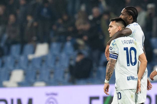 US Sassuolo Calcio v FC Internazionale - Serie A Enilive Marcus Thuram of FC Internazionale celebrates with Lautaro Martinez after scoring second goal during the serie Serie A Enilive match between US Sassuolo Calcio and FC Internazionale at Mapei Stadium on Febraury 8, 2026 in Reggio Emilia, Italy Reggio Emilia Mapei Stadium Reggio Emilia Italy Copyright: xGiuseppexMaffiax SerieA_Sassuolo-Inter_08022026060-52