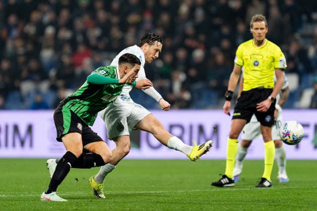 US Sassuolo Calcio v FC Internazionale - Serie A Enilive Piotr Zielinski of FC Internazionale during the serie Serie A Enilive match between US Sassuolo Calcio and FC Internazionale at Mapei Stadium on Febraury 8, 2026 in Reggio Emilia, Italy Reggio Emilia Mapei Stadium Reggio Emilia Italy Copyright: xGiuseppexMaffiax SerieA_Sassuolo-Inter_08022026060-55