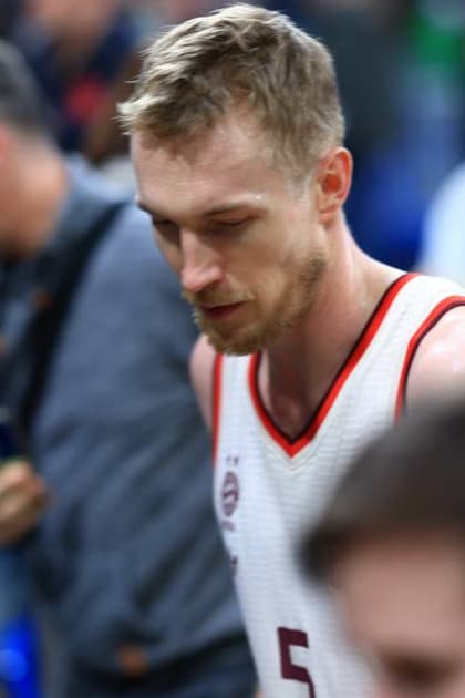 Close-up of Niels Giffey 5 FC Bayern Basketball in white jersey on the sidelines easyCredit BBL MLP Academics Heidelberg - FC Bayern Munich Basketball 08 02 2026 Copyright: xMichaelxGelhardtx