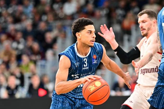 Game action with Andreas Obst 13 FC Bayern Basketball and Kevin McClain 3 MLP Academics Heidelberg easyCredit BBL MLP Academics Heidelberg - FC Bayern Munich Basketball 08 02 2026 Copyright: xMichaelxGelhardtx