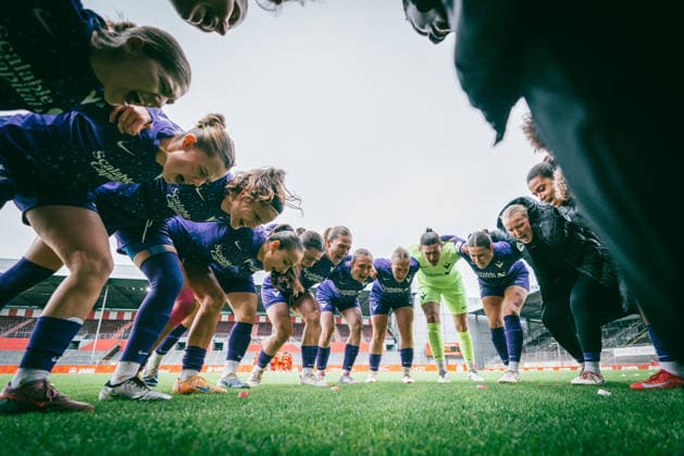 Teamhuddle before the match 1 FSV Mainz 05 vs FC Viktoria Berlin in the 2 Womens Bundesliga Teamhuddle before the match 1 FSV Mainz 05 vs FC Viktoria Berlin in the 2 Womens Bundesliga Mainz Copyright: xKaixHeuserxKaixHeuserx
