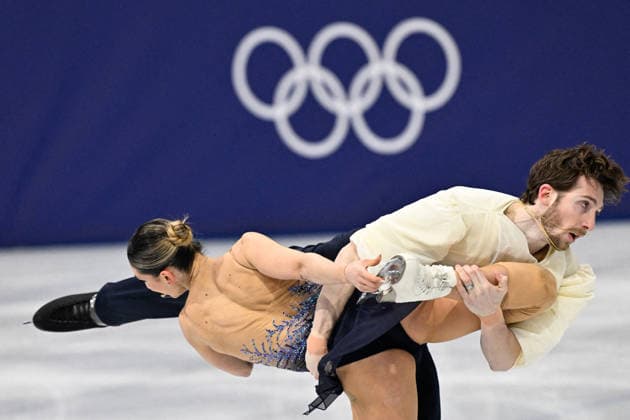 Winter Olympics - Pair Skating - Free Skating Team Event - Milan Sara Conti and partner Niccolo Macii of Team Italy compete in Pair Skating - Free Skating Team Event on day two of the Milano Cortina 2026 Winter Olympic Games, Olympische Spiele, Olympia, OS at Milano Ice Skating Arena on February 08, 2026 in Milan, Italy. Photo by JMP ABACAPRESS.COM Milan Italy  Copyright: xJMP ABACAx
