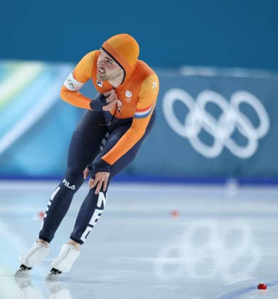 (260208) -- MILAN, Feb. 8, 2026 -- Chris Huizinga of the Netherlands reacts after the Speed skating, Eisschnelllauf men s 5000m match at the Milan-Cortina 2026 Olympic Winter games, Winterspiele,Spiele, Summer games in Milan, Italy, Feb. 8, 2026. ) (MICO2026)ITALY-MILAN-OLYMPIC WINTER GAMES-SPEED SKATING-MEN S 5000M LixJing 