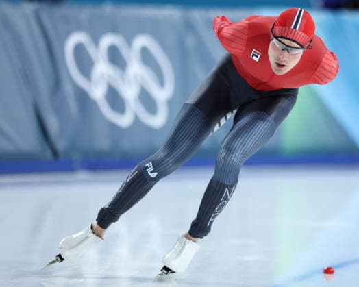 (260208) -- MILAN, Feb. 8, 2026 -- Sigurd Henriksen of Norway competes during the Speed skating, Eisschnelllauf men s 5000m match at the Milan-Cortina 2026 Olympic Winter games, Winterspiele,Spiele, Summer games in Milan, Italy, Feb. 8, 2026. ) (MICO2026)ITALY-MILAN-OLYMPIC WINTER GAMES-SPEED SKATING-MEN S 5000M LixJing 
