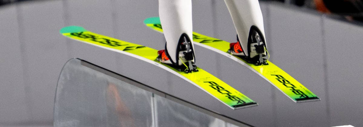 OLYMPICS - Winter Olympic Games, Olympische Spiele, Olympia, OS Milano Cortina 2026 VAL DI FIEMME,ITALY,08.FEB.26 - OLYMPICS, Ski jumping, Skispringen, Ski, nordisch - Winter Olympic Games Milano Cortina 2026, normal hill, men, training. Image shows a feature of the skis of Jan Hoerl (AUT) after takeoff.  GEPAxpictures xOliverxLerch