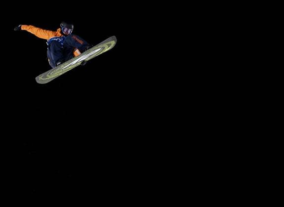 LIVIGNO - Snowboarder Romy van Vreden during a warm-up for the big air qualifying event at the Milan Winter Olympics. IRIS VAN DEN BROEK ANP xVIxANPxSportx xxANPxIVx 550056486 originalFilename: 550056486.jpg