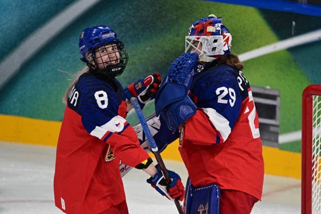 L-R Tereza Pistekova receives congratulations on her goal from goalkeeper Klara Peslarova (both CZE) in action during women s Ice hockey, Eishockey match of Group A: Czechia vs Finland, at the Milano Cortina 2026 Winter Olympic Games, Olympische Spiele, Olympia, OS in Milan, Italy, on February 8, 2026. (CTKxPhoto MichalxKamaryt) CTKPhotoP2026020807874  CTKPhotoP2026020807874