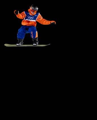 LIVIGNO - Snowboarder Melissa Peperkamp during the big air qualifying event at the Milan Winter Olympics. IRIS VAN DEN BROEK ANP xVIxANPxSportx xxANPxIVx 550058868 originalFilename: 550058868.jpg