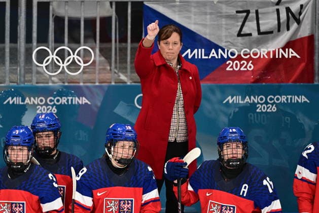 Czech team coach Carla Rae MacLeod during women s Ice hockey, Eishockey match of Group A: Czechia vs Finland, at the Milano Cortina 2026 Winter Olympic Games, Olympische Spiele, Olympia, OS in Milan, Italy, on February 8, 2026. (CTKxPhoto MichalxKamaryt) CTKPhotoP2026020808071  CTKPhotoP2026020808071