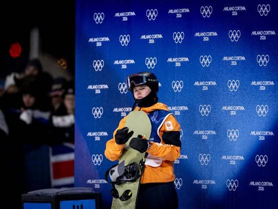 LIVIGNO - Snowboarder Romy van Vreden during the big air qualifying event at the Milan Winter Olympics. IRIS VAN DEN BROEK ANP xVIxANPxSportx xxANPxIVx 550058911 originalFilename: 550058911.jpg