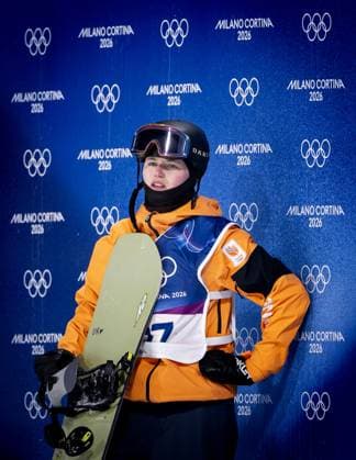 LIVIGNO - Snowboarder Romy van Vreden during the big air qualifying event at the Milan Winter Olympics. IRIS VAN DEN BROEK ANP xVIxANPxSportx xxANPxIVx 550059848 originalFilename: 550059848.jpg
