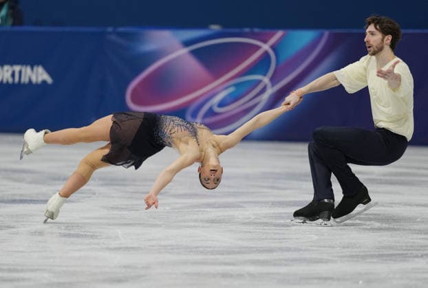 (260208) -- MILAN, Feb. 8, 2026 -- Sara Conti (L) Niccolo Macii of Italy perform during the Figure skating, Eiskunstlauf team event pair skating free skating of the Milan-Cortina 2026 Olympic Winter games, Winterspiele,Spiele, Summer games in Milan, Italy, Feb. 8, 2026. ) (MICO2026)ITALY-MILAN-OLYMPIC WINTER GAMES-FIGURE SKATING TEAM EVENT-PAIR SKATING-FREE SKATING XuexYuge 
