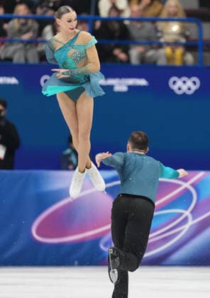 (260208) -- MILAN, Feb. 8, 2026 -- Anastasiia Metelkina (top) Luka Berulava of Georgia perform during the Figure skating, Eiskunstlauf team event pair skating free skating of the Milan-Cortina 2026 Olympic Winter games, Winterspiele,Spiele, Summer games in Milan, Italy, Feb. 8, 2026. ) (MICO2026)ITALY-MILAN-OLYMPIC WINTER GAMES-FIGURE SKATING TEAM EVENT-PAIR SKATING-FREE SKATING XuexYuge 