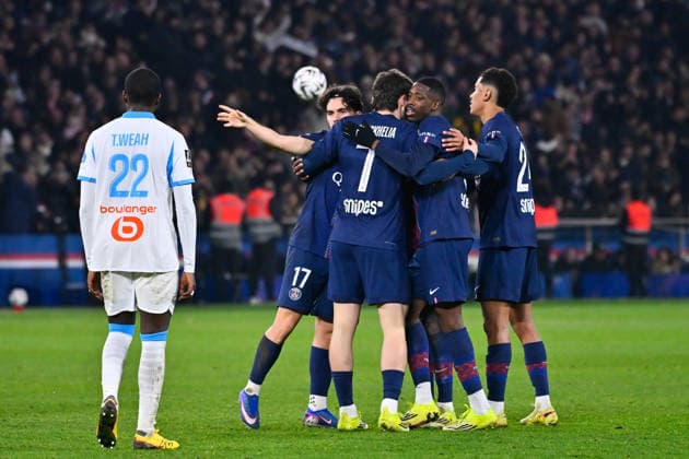 FOOTBALL : PSG vs Marseille - Ligue1 - 08 02 2026 Khvicha Kvaratskhelia ( 7 - PSG ) celebrates with teammates during the Ligue 1 match between Paris Saint Germain and Olympique Marseille at Parc Des Princes on February 08 , 2026 in Paris, France. ( Photo by Federico Pestelini PsnewZ ) - ParisFrance  Copyright: xFedericoxPestelinix