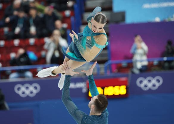 (260208) -- MILAN, Feb. 8, 2026 -- Anastasiia Metelkina (top) Luka Berulava of Georgia compete during the free skating of pair skating for Figure skating, Eiskunstlauf team event at the Milan-Cortina 2026 Olympic Winter games, Winterspiele,Spiele, Summer games in Milan, Italy, Feb. 8, 2026. ) (MICO2026)ITALY-MILAN-OLYMPIC WINTER GAMES-FIGURE SKATING TEAM EVENT-PAIRING SKATING LixMing 