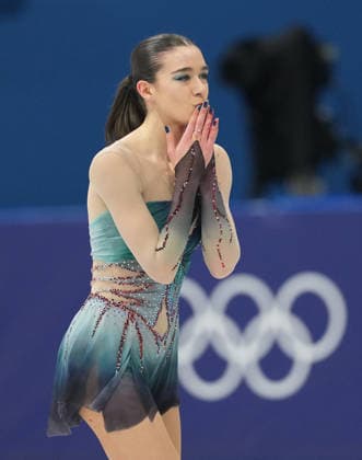 (260208) -- MILAN, Feb. 8, 2026 -- Lara Naki Gutmann of Italy reacts after her performance during the Figure skating, Eiskunstlauf team event women single skating free skating of the Milan-Cortina 2026 Olympic Winter games, Winterspiele,Spiele, Summer games in Milan, Italy, Feb. 8, 2026. ) (MICO2026)ITALY-MILAN-OLYMPIC WINTER GAMES-FIGURE SKATING TEAM EVENT-WOMEN SINGLE SKATING-FREE SKATING XuexYuge 