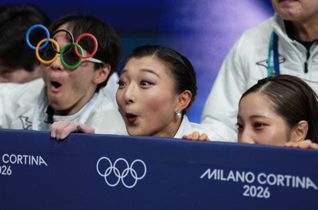 (260208) -- MILAN, Feb. 8, 2026 -- Sakamoto Kaori (C) of Japan reacts after her performance during the Figure skating, Eiskunstlauf team event women single skating free skating of the Milan-Cortina 2026 Olympic Winter games, Winterspiele,Spiele, Summer games in Milan, Italy, Feb. 8, 2026. ) (MICO2026)ITALY-MILAN-OLYMPIC WINTER GAMES-FIGURE SKATING TEAM EVENT-WOMEN SINGLE SKATING-FREE SKATING XuexYuge 