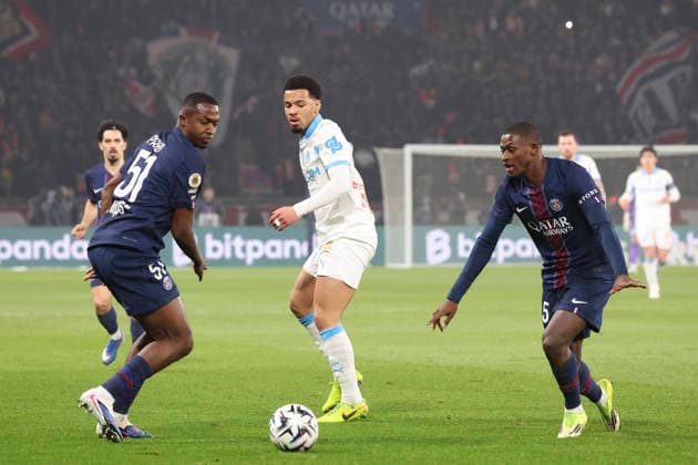 FOOTBALL : Paris Saint Germain Vs Olympique de Marseille - Ligue 1 - 08 02 2026 Ethan Nwaneri (Olympique de Marseille) Vs Willian Pacho (PSG) - Nuno Mendes (PSG) ParisFrance  Copyright: xMichaelxBaucherx