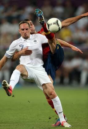 Spain V France, UEFA EURO, EM, Europameisterschaft,Fussball 2012 Quarter Final Franck Ribery of France and Alvaro Arbeloa of Spain challenge during the UEFA Euro 2012 Quarter Final match between Spain and France at Donbass Arena on June 23, 2012 in Donetsk, Ukraine. Donetsk Donbass Arena Ukraine Ukraine Copyright: xAllstarxPicturexLibraryxLtdx