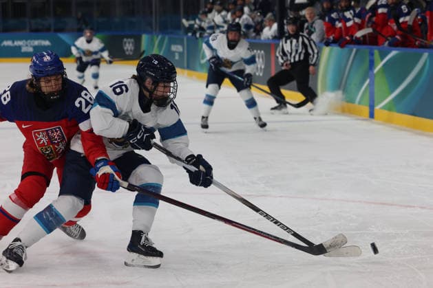 February 8, 2026, Milan, Lombardy, Italy: Petra Nieminen 16 of Team Finland playing against Team Czechia in women s Ice hockey, Eishockey Group A game during the Milano Cortina 2026 Olympic Winter games, Winterspiele,Spiele, Summer games at Milano Rho Ice Hockey Arena. Olympics 2026: Milano Cortina: Ice Hockey Women S Group A - CZE-FIN  - ZUMAm117 20260208_oly_m117_010 Copyright: xDavidxMcIntyrex