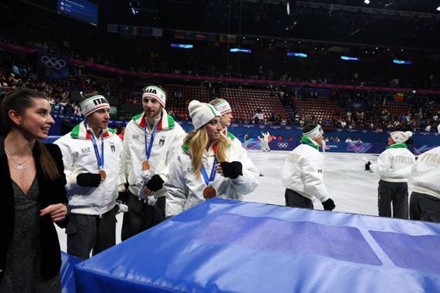February 8, 2026, Milan, Lombardy, Italy: SARA CONTI, MATTEO RIZZO and DANIEL GRASSL of Team Italy celebrate winning the silver medal during the Victory Ceremony of the Figure skating, Eiskunstlauf Team Event at the Milano Cortina 2026 Winter Olympic Games, Olympische Spiele, Olympia, OS Milan Italy - ZUMAc179 20260208_oly_c179_129 Copyright: xMickaelxChavetx