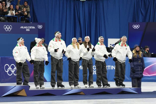 February 8, 2026, Milan, Lombardy, Italy: MARCO FABBRI, CHARLENE GUIGNARD, NICCOLO MACII, SARA CONTI, LARA NAKI GUTMANN, MATTEO RIZZO and DANIEL GRASSL of Team Italy celebrate winning the silver medal during the Victory Ceremony of the Figure skating, Eiskunstlauf Team Event at the Milano Cortina 2026 Winter Olympic Games, Olympische Spiele, Olympia, OS Milan Italy - ZUMAc179 20260208_oly_c179_153 Copyright: xMickaelxChavetx