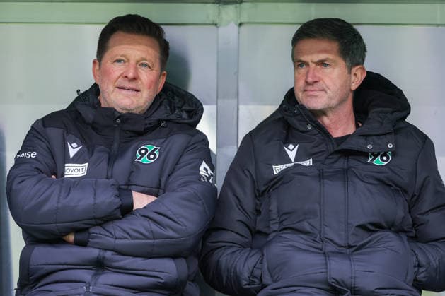 2 Bundesliga Hannover 96 Holstein Kiel on 08 02 2026 at the Heinz von Heiden Arena in Hannover Coach Christian Titz Hannover and Sports Director Ralf Becker Hannover laugh MH