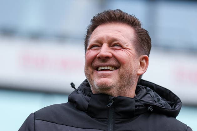 2 Bundesliga Hannover 96 Holstein Kiel on 08 02 2026 at Heinz von Heiden Arena in Hannover Coach Christian Titz Hannover laughs smiles MH