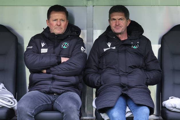 2 Bundesliga Hannover 96 Holstein Kiel on 08 02 2026 at the Heinz von Heiden Arena in Hannover Coach Christian Titz Hannover and Sports Director Ralf Becker Hannover MH
