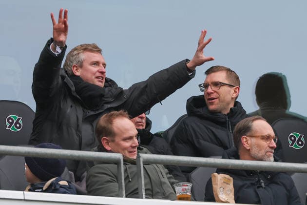 2 Bundesliga Hannover 96 Holstein Kiel on 08 02 2026 at Heinz von Heiden Arena in Hannover Per Mertesacker with his brother Timo in the stands MH