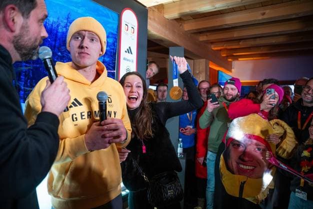 MILANO CORTINA 2026 - OLYMPISCHE WINTERSPIELE - CORTINA D™AMPEZZO - RODELN - HERREN EINZEL ** NUR FÜR REDAKTIONELLE ZWECKE ** EDITORIAL USE ONLY **<p>08 02 2026-Cortina d™Ampezzo: Olympische Winterspiele Milano Cortina 2026 Rodeln Cortina Sliding Centre Event: Herren Einzel 3.-4. Lauf im Foto: Max Langenhan 1 (GER) und Freundin Susi Schmidt beim Empfang im Deutschen Haus ( Italien Venetien Cortina d™Ampezzo Copyright: SaschaxFromm *** MILANO CORTINA 2026 OLYMPIC WINTER GAMES CORTINA D™AMPEZZO SLIDING MENS SINGLE FOR EDITORIAL PURPOSES ONLY p 08 02 2026 Cortina d™Ampezzo Olympic Winter Games Milano Cortina 2026 Luge Cortina Sliding Center Event Men Single 3 4 Run in photo Max Langenhan 1 GER and girlfriend Susi Schmidt at the reception in the German House Italy Veneto Cortina d™Ampezzo Copyright SaschaxFromm Copyright: SaschaxFromm doc84hvumg6f2osk8njzzv ,EDITORIAL USE ONLY