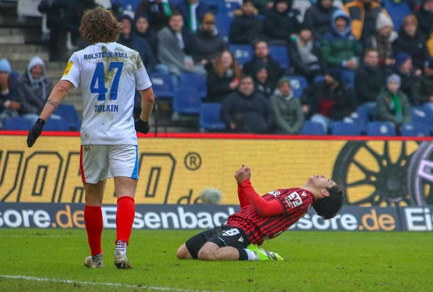 Germany Soccer 2 Bundesliga 2025 26, 21 Matchday Hannover 96 vs Holstein Kiel Heinz von Heiden Arena Stadion Hannover Daisuke Yokota Hannover 96, 18 John Tolkin Holstein Kiel, 47 Hannover Copyright: xAymanxAlahmedx