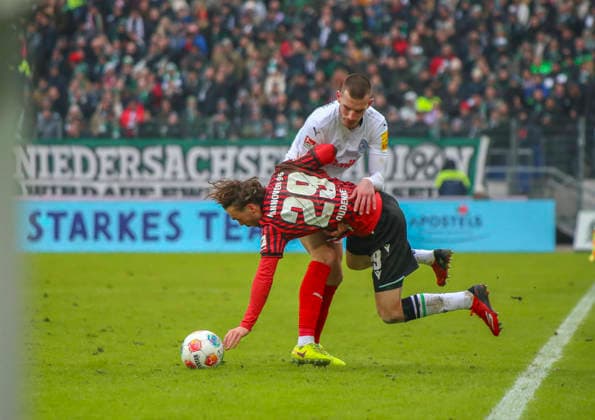 Germany Soccer 2 Bundesliga 2025 26, 21 Matchday Hannover 96 vs Holstein Kiel Heinz von Heiden Arena Stadion Hannover Kolja Oudenne Hannover 96, 29 David Zec Holstein Kiel, 26 Hannover Copyright: xAymanxAlahmedx