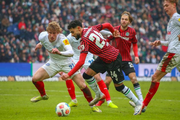 Germany Soccer 2 Bundesliga 2025 26, 21 Matchday Hannover 96 vs Holstein Kiel Heinz von Heiden Arena Stadion Hannover Elias Saad Hannover 96, 24 Lasse Rosenboom Holstein Kiel, 23 Hannover Copyright: xAymanxAlahmedx