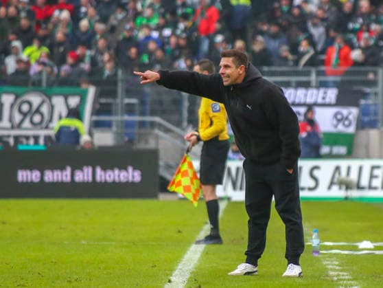 Germany Soccer 2 Bundesliga 2025 26, 21 Matchday Hannover 96 vs Holstein Kiel Heinz von Heiden Arena Stadion Hannover Marcel Rapp Coach Holstein Kiel Hannover Copyright: xAymanxAlahmedx