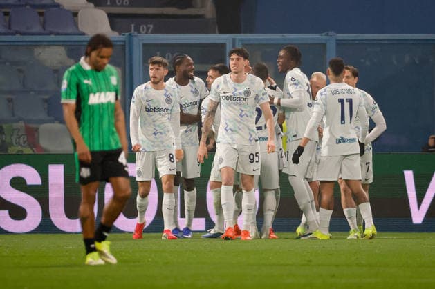 February 8, 2026, Reggio Emilia, Italy: FC Inter s players celebrate a goal during the Italian Serie A soccer match between US Sassuolo Calcio and FC Inter at Mapei Stadium - CittÃ del Tricolore. Final score; US Sassuolo Calcio 0:5 FC Inter Reggio Emilia Italy - ZUMAs197 20260208_aaa_s197_467 Copyright: xEmanuelexPennacchiox
