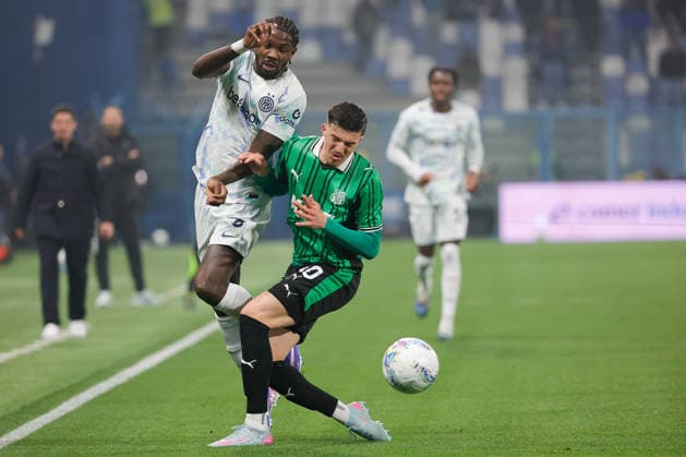 February 8, 2026, Reggio Emilia, Italy: Marcus Thuram of FC Inter and Tarik Muharemovic of US Sassuolo Calcio seen in action during the Italian Serie A soccer match between US Sassuolo Calcio and FC Inter at Mapei Stadium - CittÃ del Tricolore. Final score; US Sassuolo Calcio 0:5 FC Inter Reggio Emilia Italy - ZUMAs197 20260208_aaa_s197_471 Copyright: xEmanuelexPennacchiox
