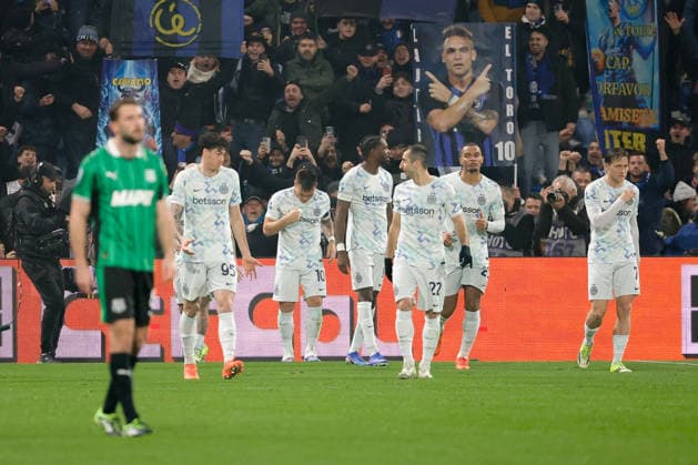 February 8, 2026, Reggio Emilia, Italy: FC Inter s players celebrate a goal during the Italian Serie A soccer match between US Sassuolo Calcio and FC Inter at Mapei Stadium - CittÃ del Tricolore. Final score; US Sassuolo Calcio 0:5 FC Inter Reggio Emilia Italy - ZUMAs197 20260208_aaa_s197_481 Copyright: xEmanuelexPennacchiox