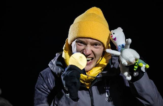 MILANO CORTINA 2026 - OLYMPISCHE WINTERSPIELE - CORTINA D™AMPEZZO - RODELN - HERREN EINZEL ** NUR FÜR REDAKTIONELLE ZWECKE ** EDITORIAL USE ONLY **<p>08 02 2026-Cortina d™Ampezzo: Olympische Winterspiele Milano Cortina 2026 Rodeln Cortina Sliding Centre Event: Herren Einzel 3.-4. Lauf im Foto: Riesenjubel bei Max Langenhan 1 (GER) nach dem Gewinn der Goldmedaille. ( Italien Venetien Cortina d™Ampezzo Copyright: SaschaxFromm *** MILANO CORTINA 2026 OLYMPIC WINTER GAMES CORTINA D™AMPEZZO SLIDING MENS SINGLE FOR EDITORIAL PURPOSES ONLY p 08 02 2026 Cortina d™Ampezzo Olympic Winter Games Milano Cortina 2026 Luge Cortina Sliding Center Event Men Single 3 4 Run in the photo Huge cheers for Max Langenhan 1 GER after winning the gold medal Italy Veneto Cortina d™Ampezzo Copyright SaschaxFromm Copyright: SaschaxFromm doc84hw2242eoolz7hi1pzk ,EDITORIAL USE ONLY