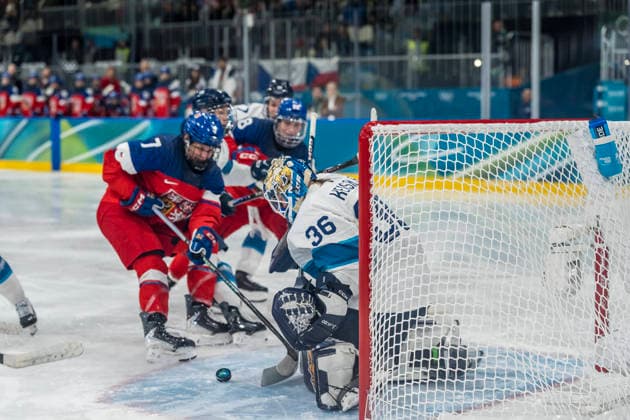 February 8, 2026, Milan, Lombardy, Italy: goalkeeper Anni Keisala 36 of Team Finland saves a goal against Czechia in the Preliminary Round Group A at the Milano Ice Park In Rho in MILAN, Italy during the 2026 Milano Cortina Winter Olympics. Team Czechia wins the game, 2-0. Milan Italy  - ZUMAa161 20260208_oly_a161_063 Copyright: xWalterxG.xArcex Olympics 2026: Milano Cortina: Ice hockey, Eishockey WomenÃ¢â‚¬â ¢S: Anni Keisala  - ZUMA0847 20260208_oly_a161_063 Copyright: xIMAGO WalterxG.xArcex