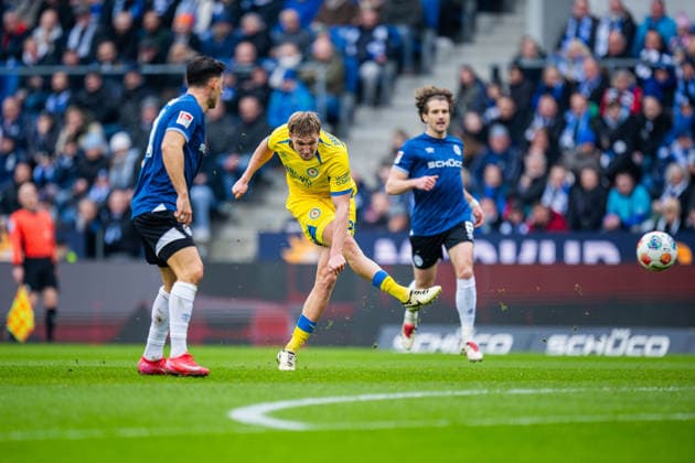 08 02 2026 Soccer, 2025 2026, 2 Bundesliga, Matchday 21, DSC Arminia Bielefeld Eintracht Braunschweig M Lukas Frenkert Braunschweig scores the goal for 1 2 DFL REGULATIONS PROHIBIT ANY USE OF PHOTOGRAPHS AS IMAGE SEQUENCES AND OR QUASI VIDEO