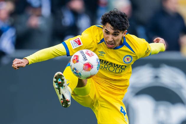 08 02 2026 Soccer, 2025 2026, 2 Bundesliga, 21 Matchday, DSC Arminia Bielefeld Eintracht Braunschweig Johan Gomez Braunschweig with ball DFL REGULATIONS PROHIBIT ANY USE OF PHOTOGRAPHS AS IMAGE SEQUENCES AND OR QUASI VIDEO