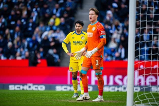 08 02 2026 Soccer, 2025 2026, 2 Bundesliga, 21 Matchday, DSC Arminia Bielefeld Eintracht Braunschweig L R Johan Gomez Braunschweig , Ron Thorben Hoffmann Braunschweig DFL REGULATIONS PROHIBIT ANY USE OF PHOTOGRAPHS AS IMAGE SEQUENCES AND OR QUASI VIDEO