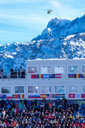 Alpine Skiing - Milano Cortina 2026 Winter Olympics: Day 2 US Lindsey Vonn is transported by helicopter after crashing in the women s downhill event during the Milano Cortina 2026 Winter Olympic Games, Olympische Spiele, Olympia, OS at the Tofane Alpine Skiing Centre in Cortina d Ampezzo on February 8, 2026 Predazzo Italy  Copyright: xAndrzejxIwanczukx originalFilename:iwanczuk-alpinesk260209_np1D4.jpg