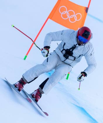 OLYMPICS - Winter Olympic Games, Olympische Spiele, Olympia, OS Milano Cortina 2026 BORMIO,ITALY,09.FEB.26 - OLYMPICS, ALPINE SKIING - Winter Olympic Games Milano Cortina 2026, team combined, downhill, men. Image shows camera racer Joachim Puchner (ORF Experte).  GEPAxpictures xWolfgangxGrebien