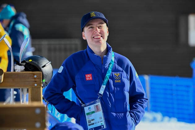 LIVIGNO, ITALIEN 20260209 Sveriges puckelpistakare Elis Lundholm, som tävlar i damklassen, tittar pa under träning i puckelpistbacken i Livigno. *** Bilden ingar i SPORTPAKET. För övriga BETALBILD ** BORMIO ITALIEN x10080x *** LIVIGNO, ITALY 20260209 Swedens puckelpist Elis Lundholm, competing in the womens class, looks on during training on the puckelpist slope in Livigno The picture is included in the SPORT PACKAGE For others PAY PICTURE BORMIO ITALY x10080x  Copyright: xFredrikxSandberg TTx OS 2026 PUCKELPIST TRÄNING