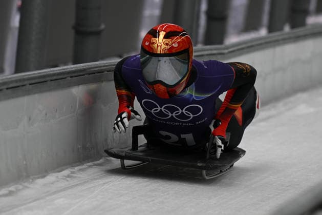 Yin Zheng from People s Republic of China during the Winter Olympic Games, Olympische Spiele, Olympia, OS Milano Cortina 2026, in Cortina Sliding Centre , on February 9 2026, in Cortina, Italy  Copyright: xFedericoxManoni IPAxSportx xipa-agency.netx xx IPA_71175661 IPA_Agency_IPA71175661