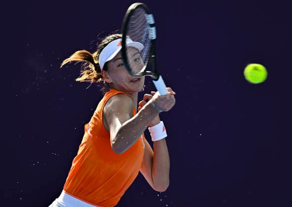 WTA, Tennis Damen QATAR TOTALENERGIES OPEN 2026-ROUND OF 64 Xinyu Wang of China competes in her round of 64 match against Emiliana Arango of Colombia during the WTA Qatar TotalEnergies Open 2026 tennis tournament at the Khalifa International Tennis Complex in Doha, Qatar, on February 9, 2026. ¨ DOHA Qatar Copyright: xNOUSHADx